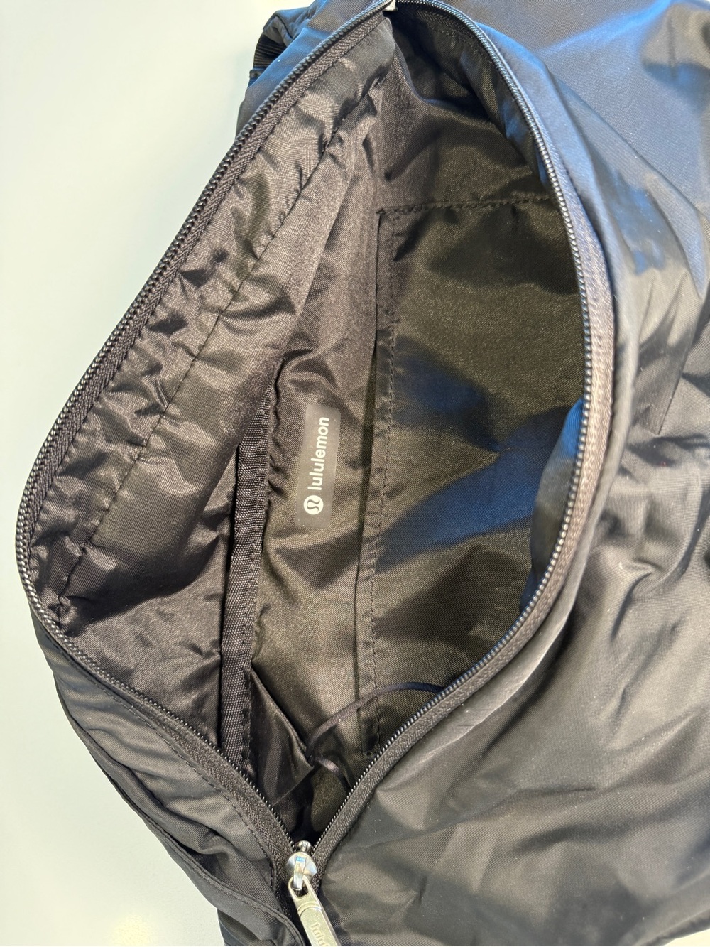 LULULEMON - Classic Belt Bag 3.5L in Black Nylon - Picture 11 of 15